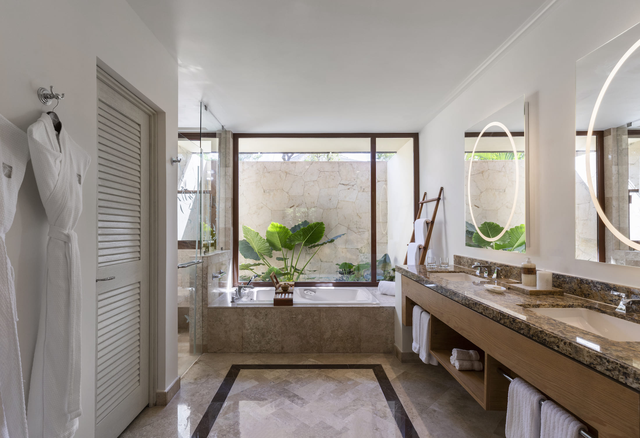 Deluxe Casita Room bathroom