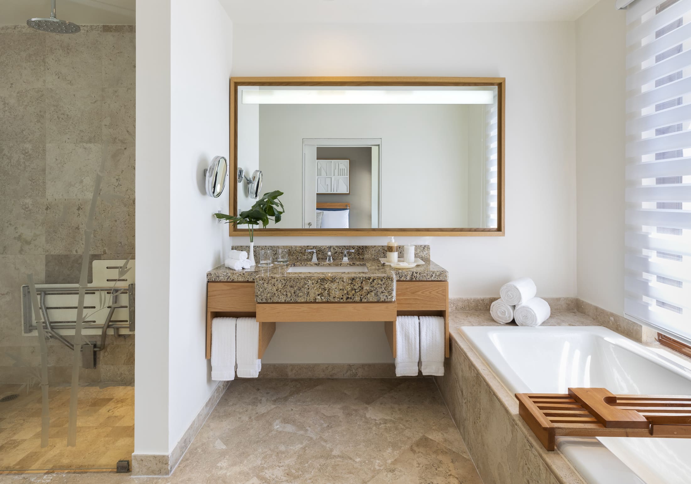 Fairmont Mayakoba's Fairmont View Room bathroom